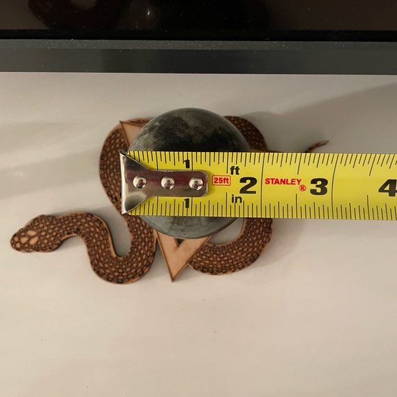 Beautiful labradorite sphere on a triangular snake display stand - Picture 4 of 4